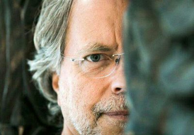 Mia Couto clama pelo respeito às leis e pelo fim das manifestações