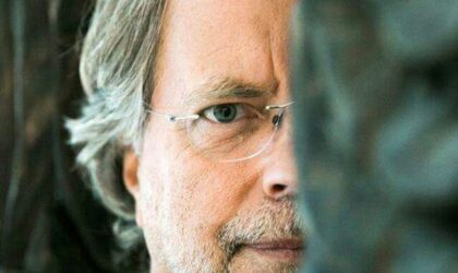 Mia Couto clama pelo respeito às leis e pelo fim das manifestações