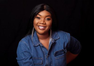 Jeckcy tranquiliza os seus seguidores após estar internada