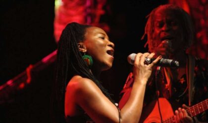 Mingas e Chico António “Bailam Maria” no palco do Terminus