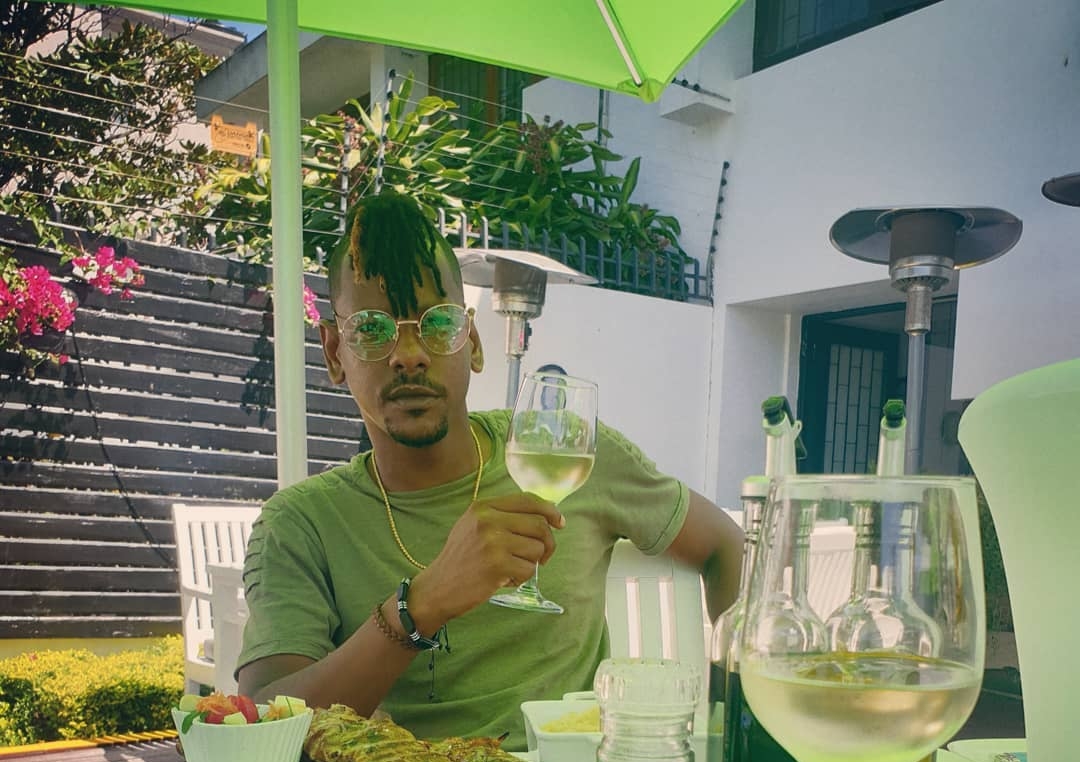 Nuno Abdul ganha festa surpresa de sua esposa Eugénia Pião