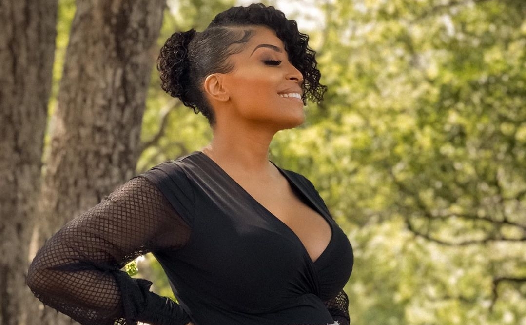 Neyma está grávida do terceiro filho