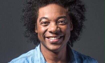 Biografia de Stewart Sukuma