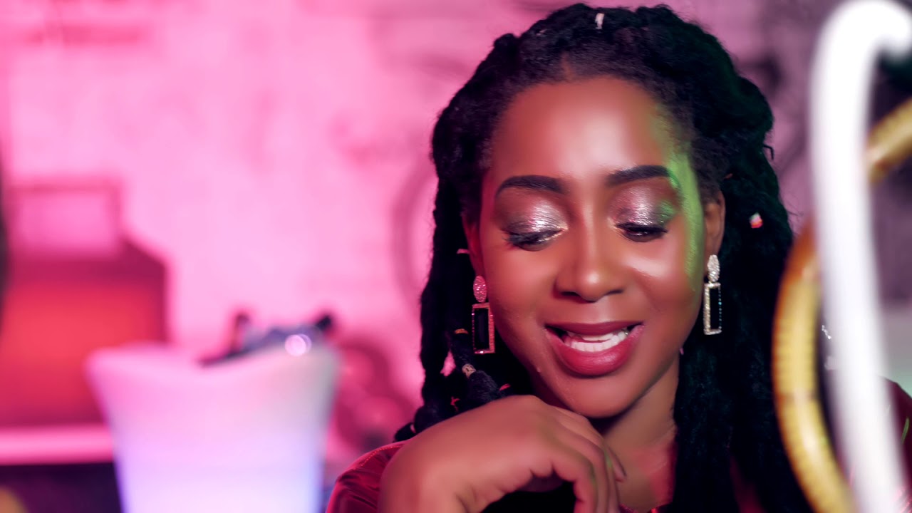 “Nanos rycos” da Dama do Bling atinge 1 milhão de Views no YouTube