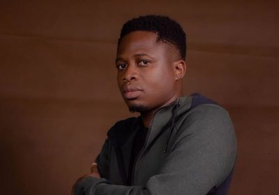 “A pirataria ajuda na distribuição de músicas num país sem editora” – Roley