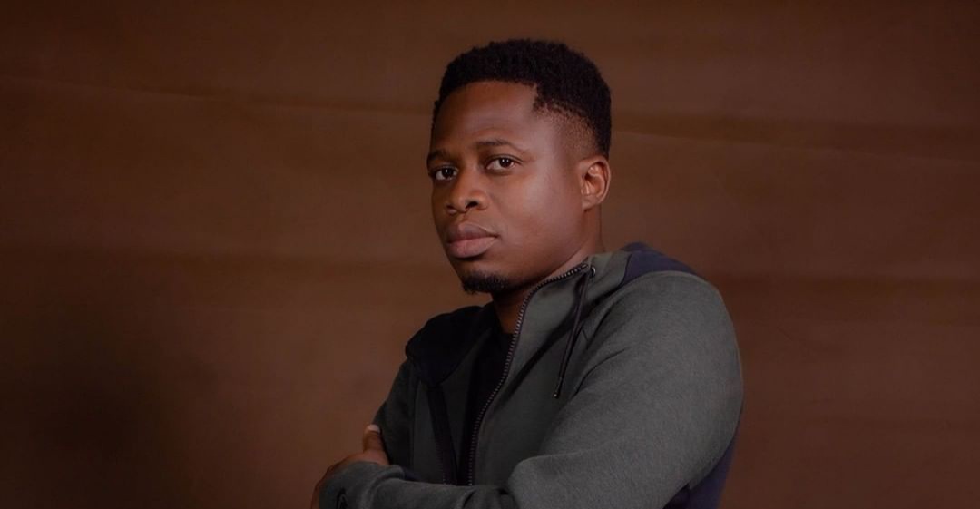 “A pirataria ajuda na distribuição de músicas num país sem editora” – Roley