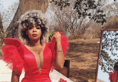 Cantora Zav divulga um trecho do seu novo vídeo “Nili Hodi”