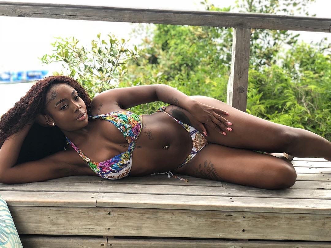 Fotos da Alichia Adams que vão te deixar com água na boca