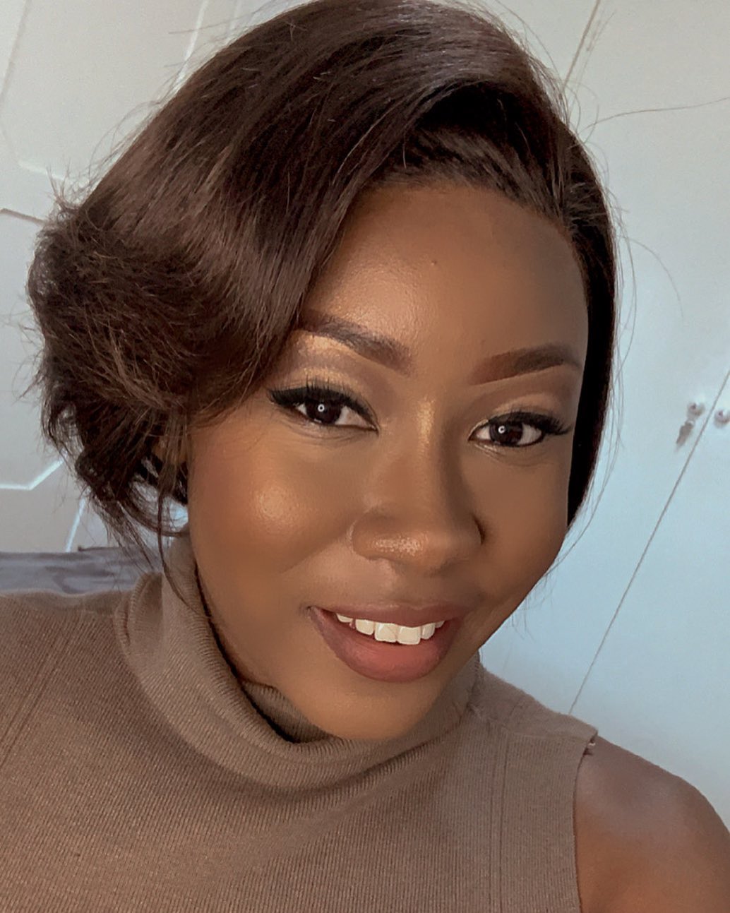 Euridse Jeque despede-se da sua irmã Ludmila Jeque Euridse Jeque despede-se da sua irmã Ludmila Jeque