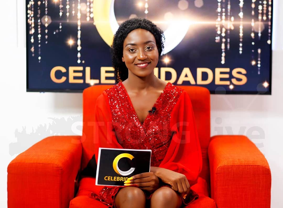 Apresentadora da Strong Live TV recusa de enviar fotos íntimas e detona nas redes sociais