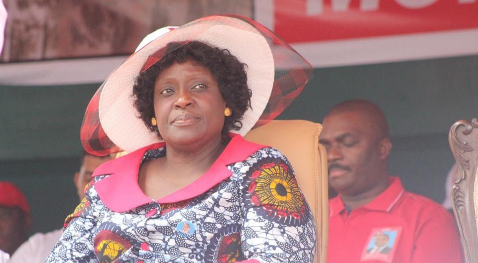 Isaura Nyusi endereça mensagem de conforto a Lizha James