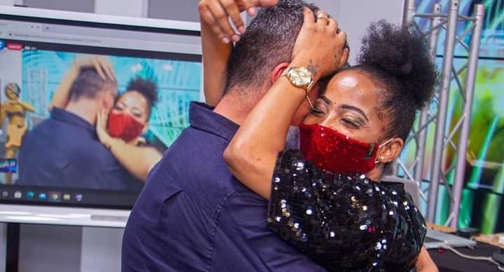 Boneca Barbie revela que vai casar dentro de dias