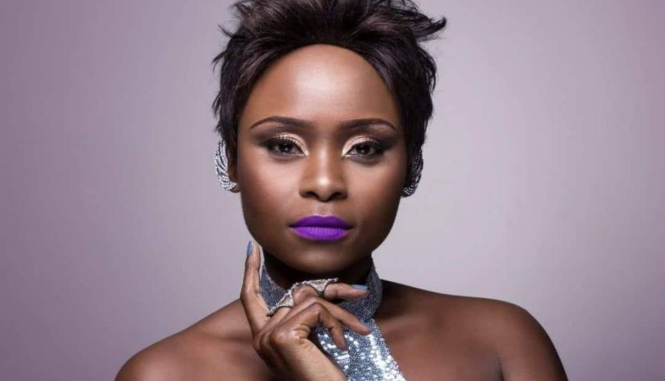 Mahel esfrega elogios à cantora Gabriela