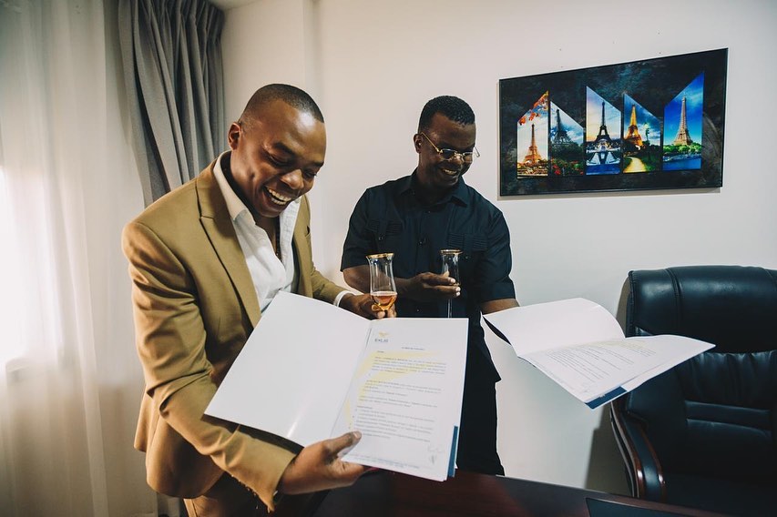 Guyzelh Ramos fecha contrato com Condomínio Souvenir em Angola