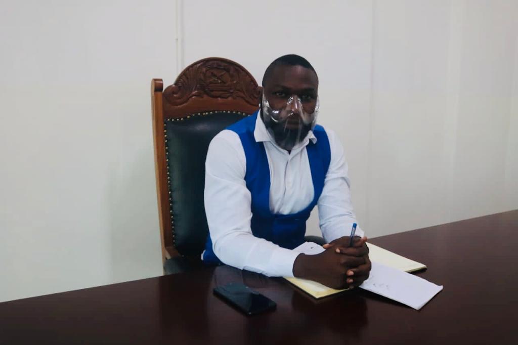 Oliver Style incentiva os músicos a serem empreendedores e a não dependerem da música