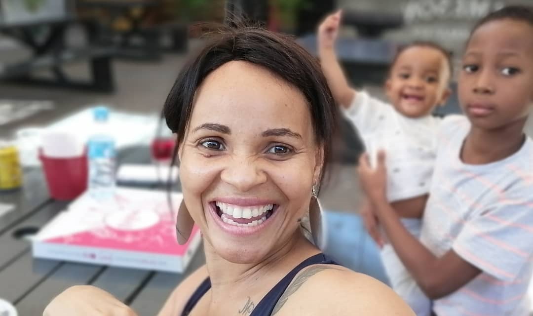 Esposa de Duas Caras revela que o rapper fugiu de casa deixando-a com duas filhas menores