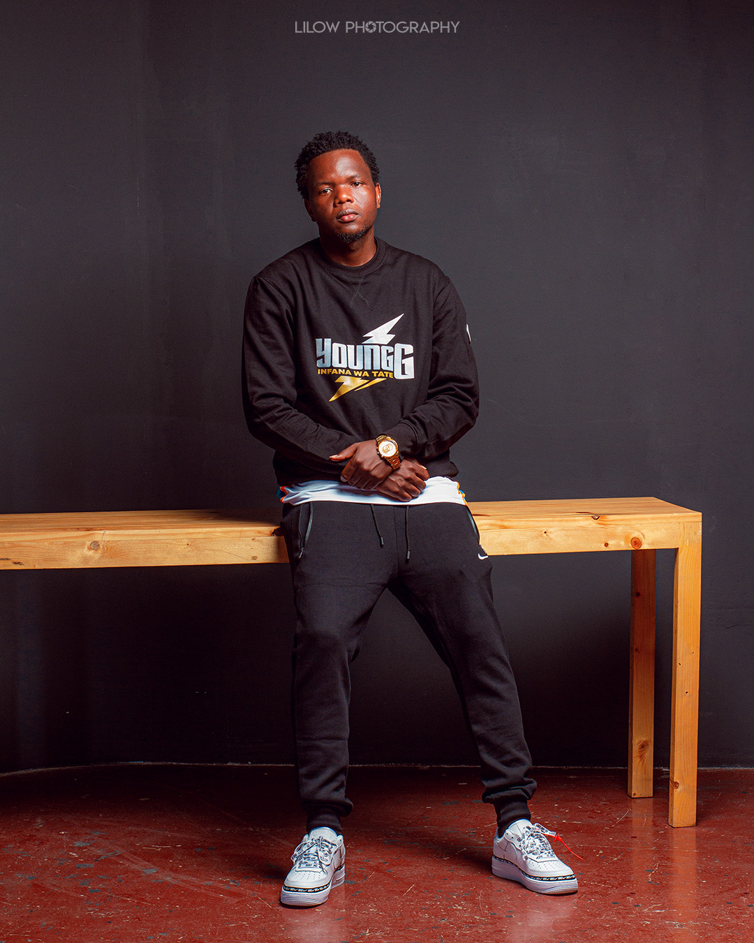 Young G abre o seu livro de revelações na sua nova música “Num só minuto” Young G abre o seu livro de revelações na sua nova música “Num só minuto”