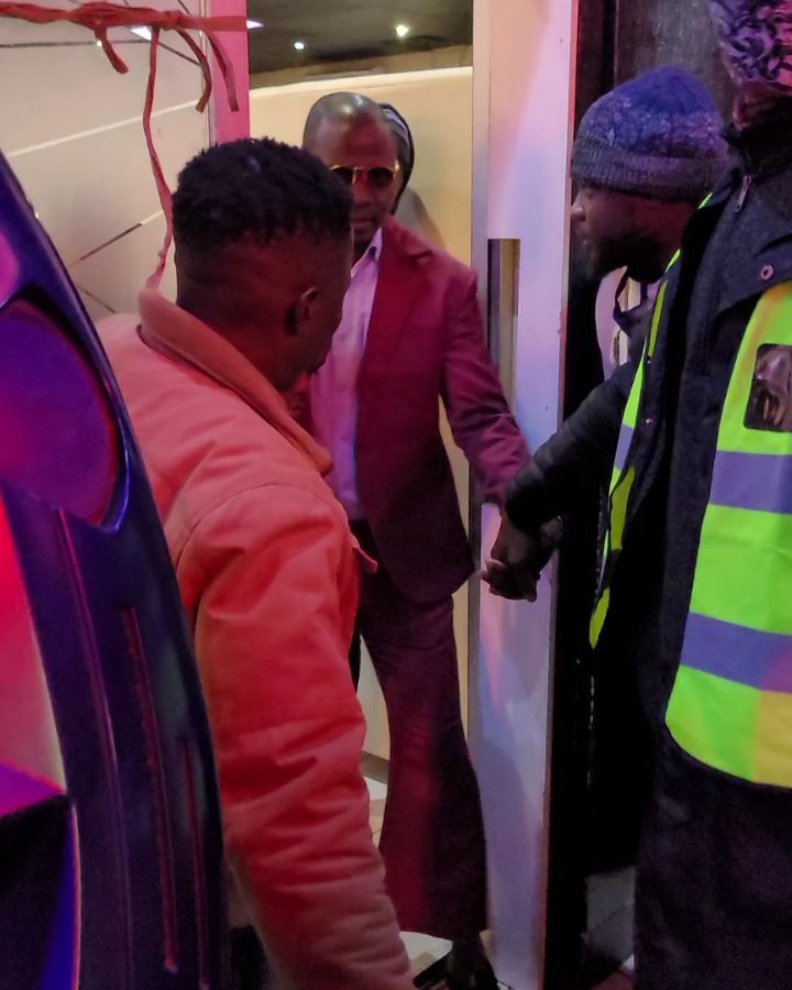 Mabermuda é recebido com aplausos na África do Sul