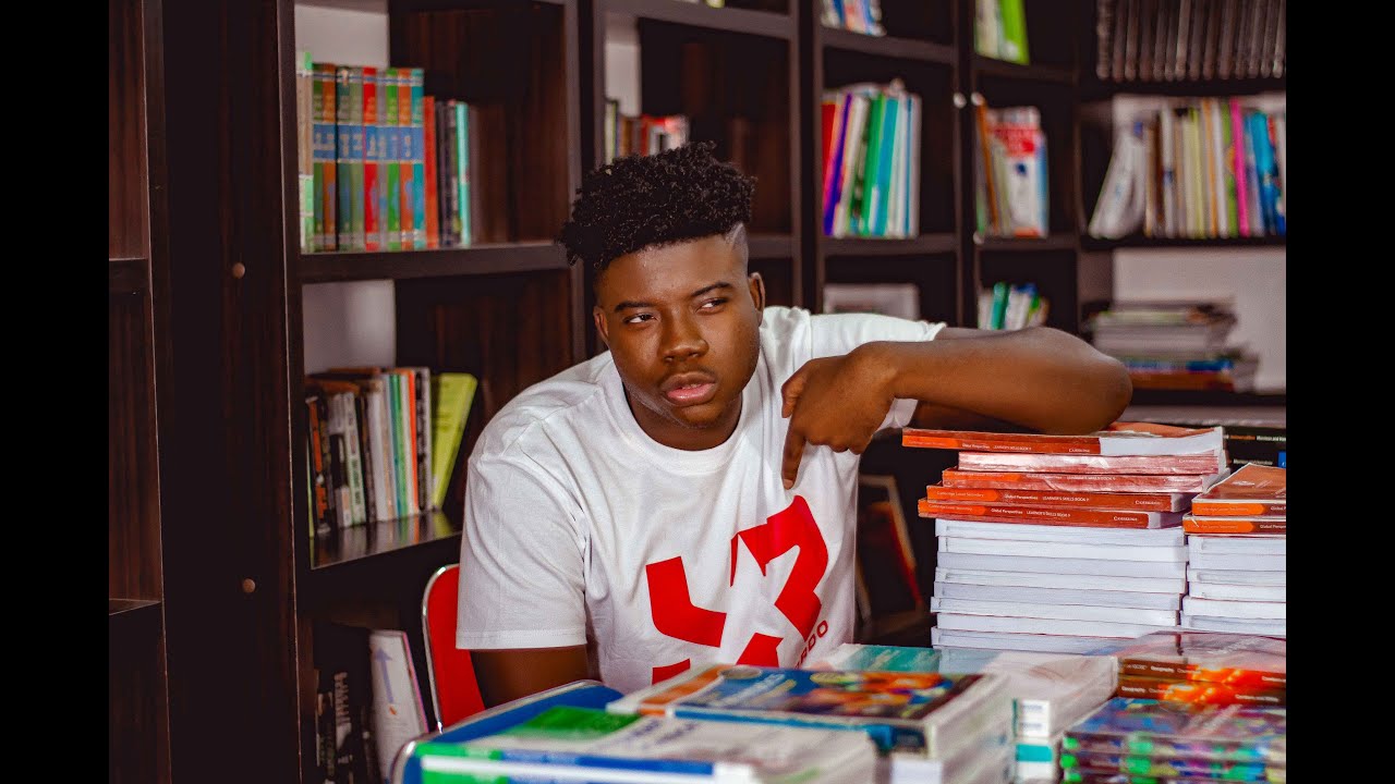 Youngg Ricardo – Facul Life (Vídeo Oficial) Youngg Ricardo – Facul Life (Vídeo Oficial)