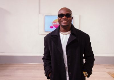 Joe Williams tira chapéu para Twenty Fingers e oferece-lhe 10 mil meticais ao vivo