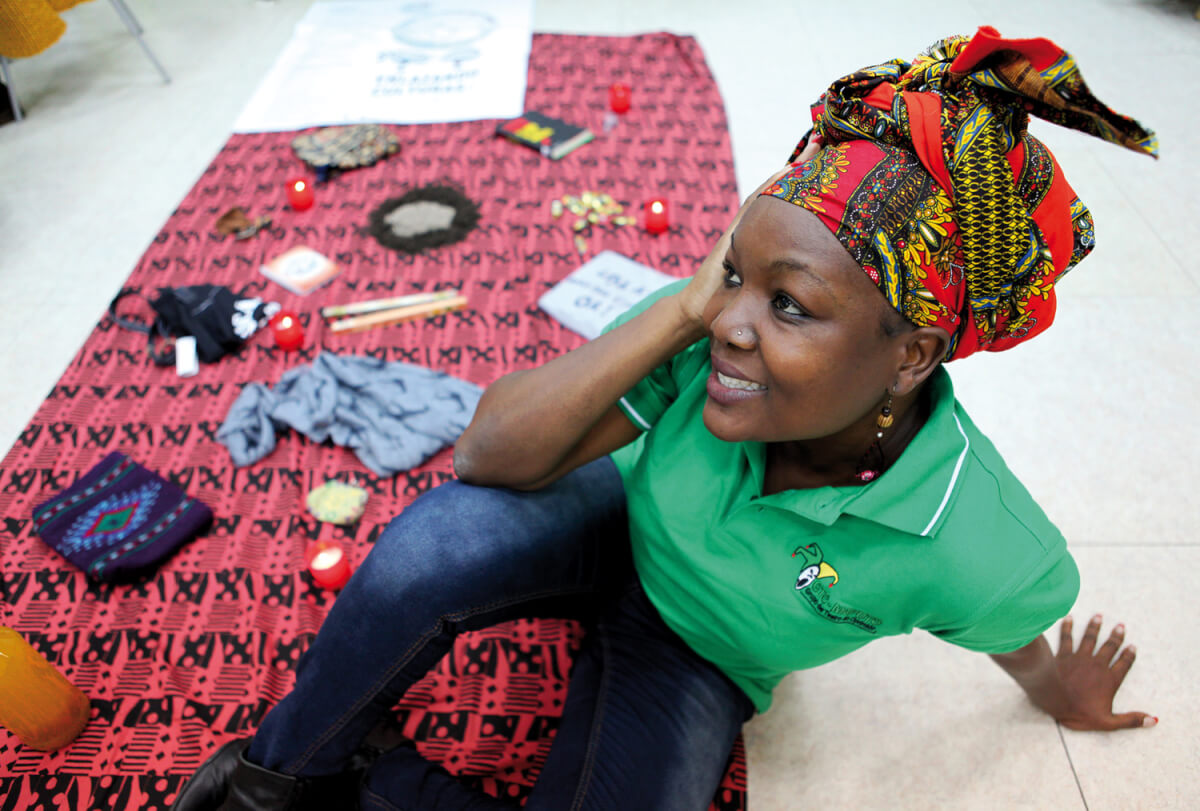 Luto: Morreu a actriz Hermelinda Simela, após complicações no parto