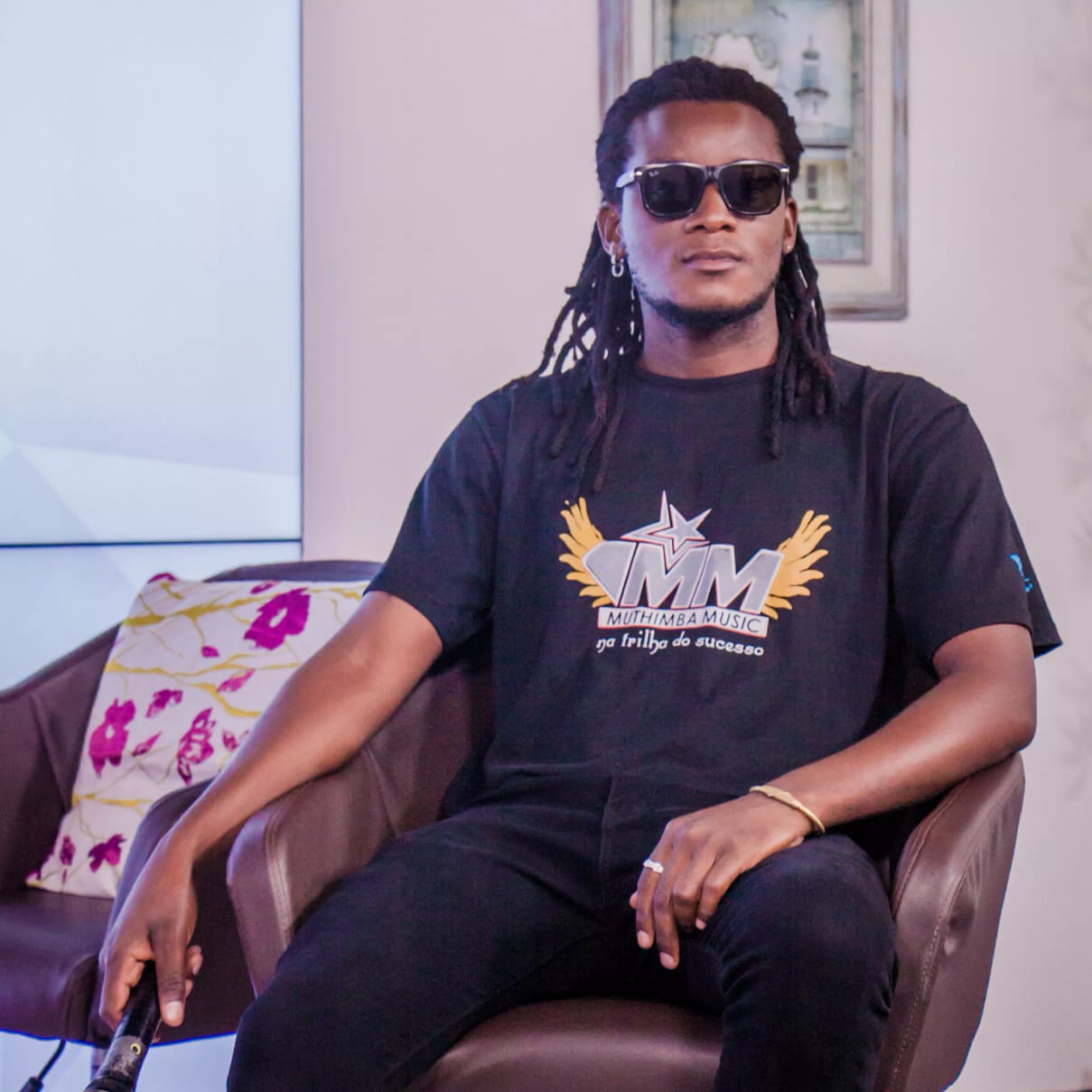 Muthimbamusic anuncia estreia do vídeo do cantor Biver