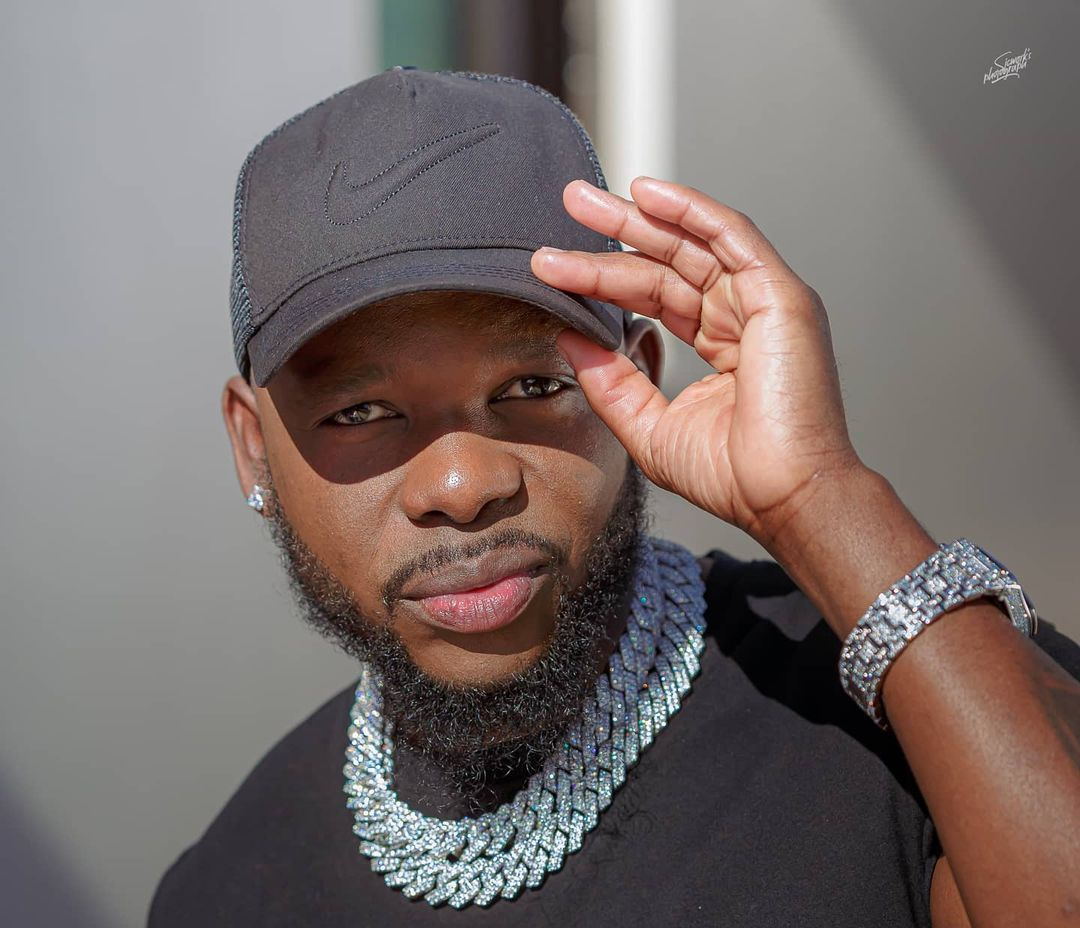 Álbuns do cantor Mr.Bow