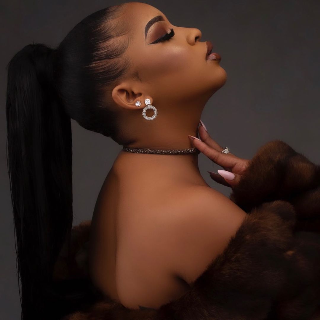 Nathy Mourão divulga a data de lançamento da música “Imprópria“