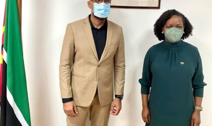 Ministra da Cultura e Turismo recebe DJ Faya no seu gabinete de trabalho