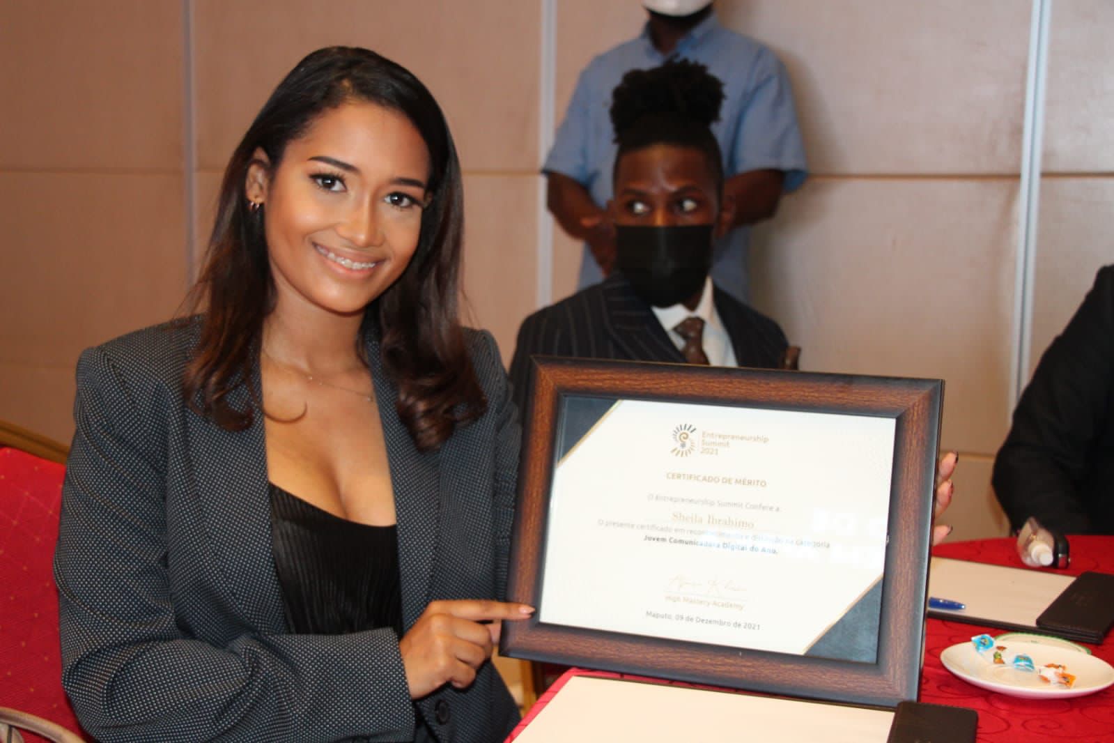 Sheila Ibrahimo distinguida como “Jovem Comunicadora Digital do Ano 2021”