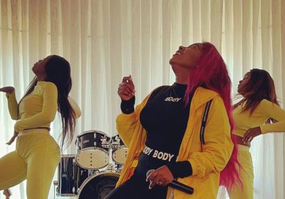 Um álbum 2021, uma música para festas de natal e virada do ano