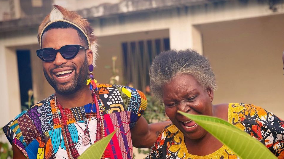 Yuri da Cunha realiza sonho de conhecer Paulina Chiziane pessoalmente