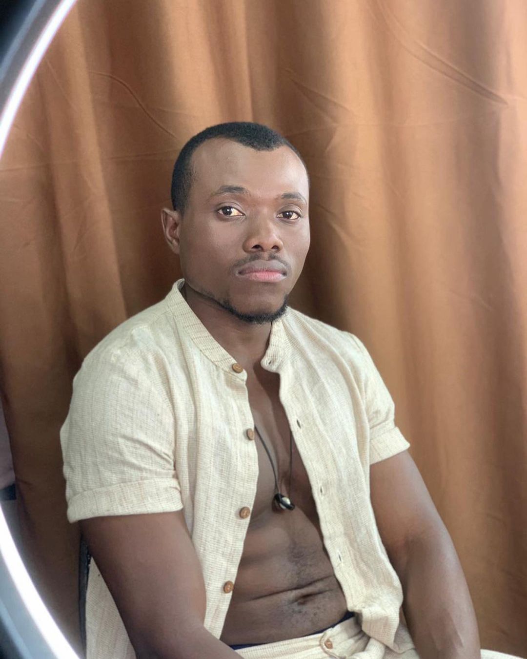 Deltino Guerreiro prepara o lançamento do vídeo da música “Rokotxi” ao lado da Assa Matusse Deltino Guerreiro prepara o lançamento do vídeo da música “Rokotxi” ao lado da Assa Matusse