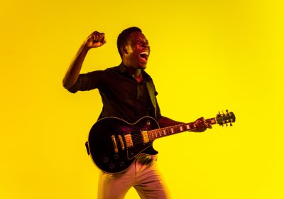 Arsénio Magul: Artistas e as boleias do sucesso “da incapacidade em evoluir a falta de criatividade”