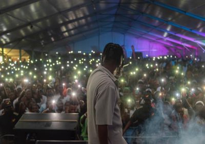 Cantores internacionais irão realizar cerca de 20 shows em Maio no “País do Pandza”