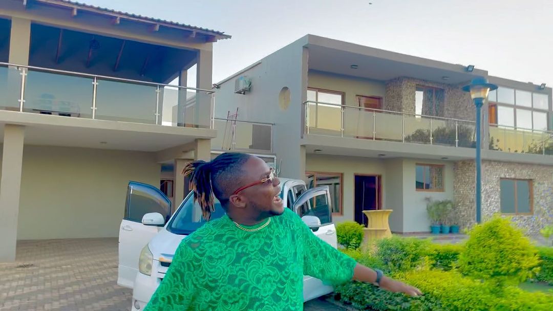 Será que a “Mansão do Bander” é mesmo do Bander?