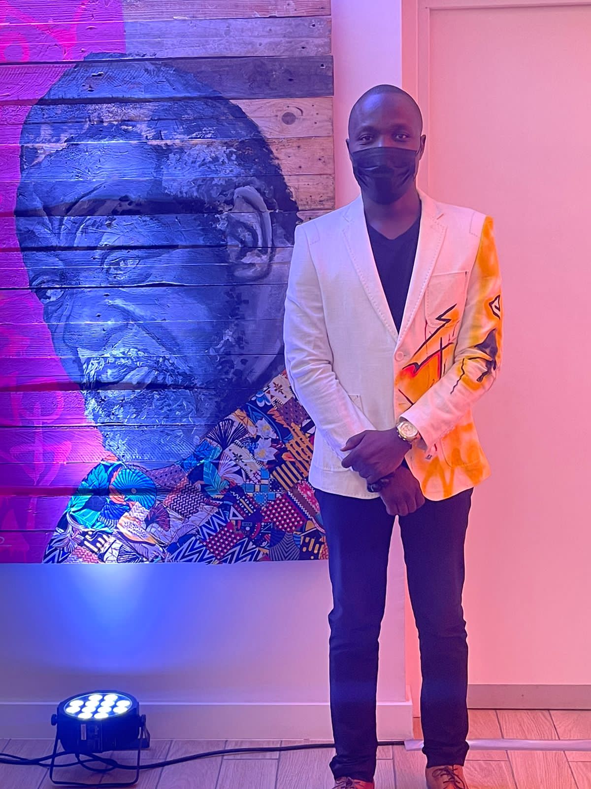 SEBASTIÃO COANA “RECICLARTE” no Balcão Premier do Absa em Maputo SEBASTIÃO COANA “RECICLARTE” no Balcão Premier do Absa em Maputo