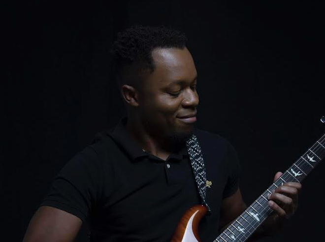 Valter Mabas abre “Blue Window” no Emporium este sábado