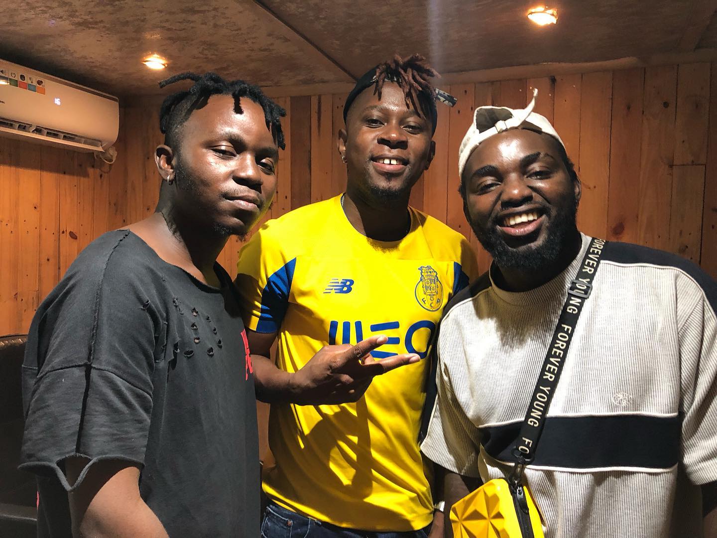 Classic Nova, Messias Maricoa e Mano Tsotsi agitam a internet com imagens em estúdio