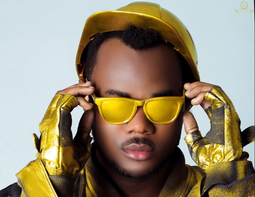 Depois de 2 anos parado, Troy anuncia o lançamento de novas músicas