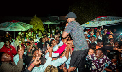 Kingston Siriro “faz Zoom” no Sunset Chimoio e leva o público ao delírio