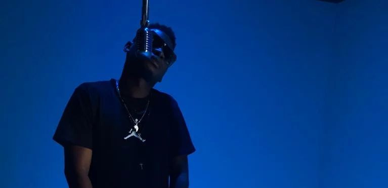 Blue Eyes lança a música “Filho do Rei” com Bakhil