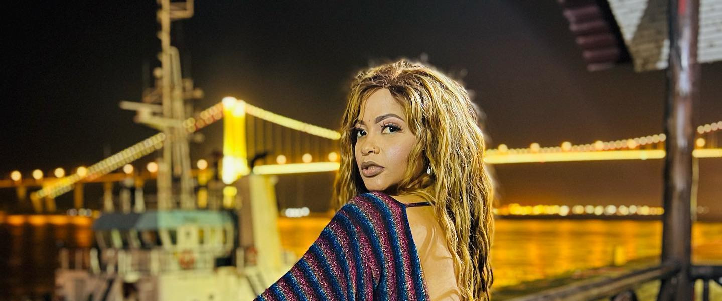 Boneca Barbie elogia Killua pela mansão e chama atenção aos famosos: “Stop Ostentação”