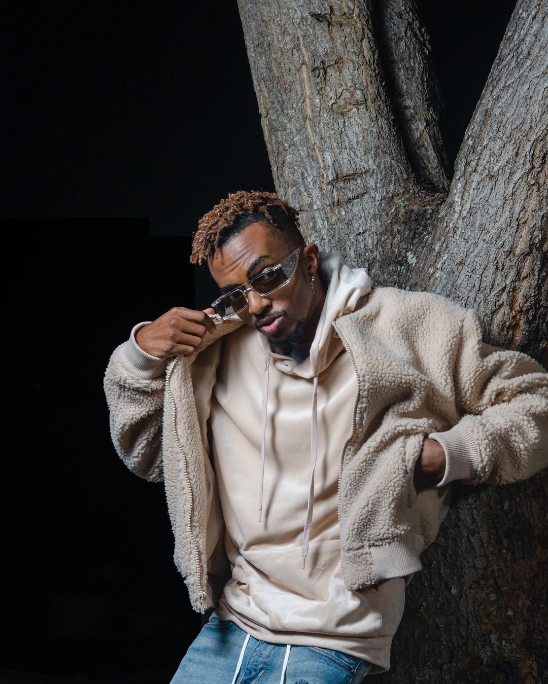 Djimetta anuncia terceiro álbum e promete mais surpresas aos fãs