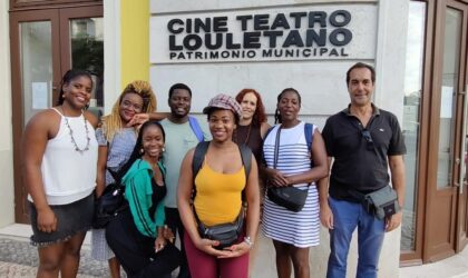 Elenco da peça teatral “Chovem Amores na rua de matador” em digressão em Portugal