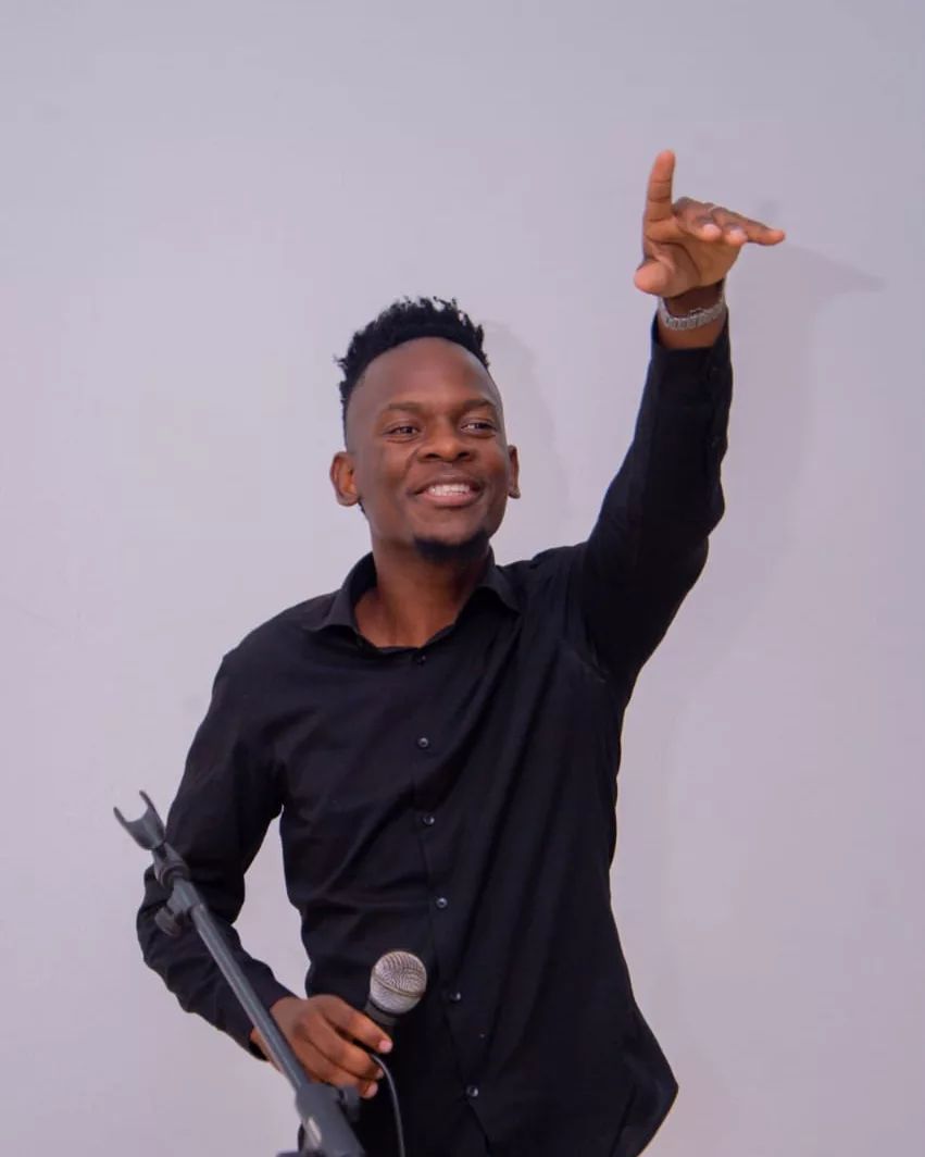 “Ani Kholwi” – Gasso Franco diz que não acredita que foi deixado pela parceira enquanto tem dinheiro na sua nova música