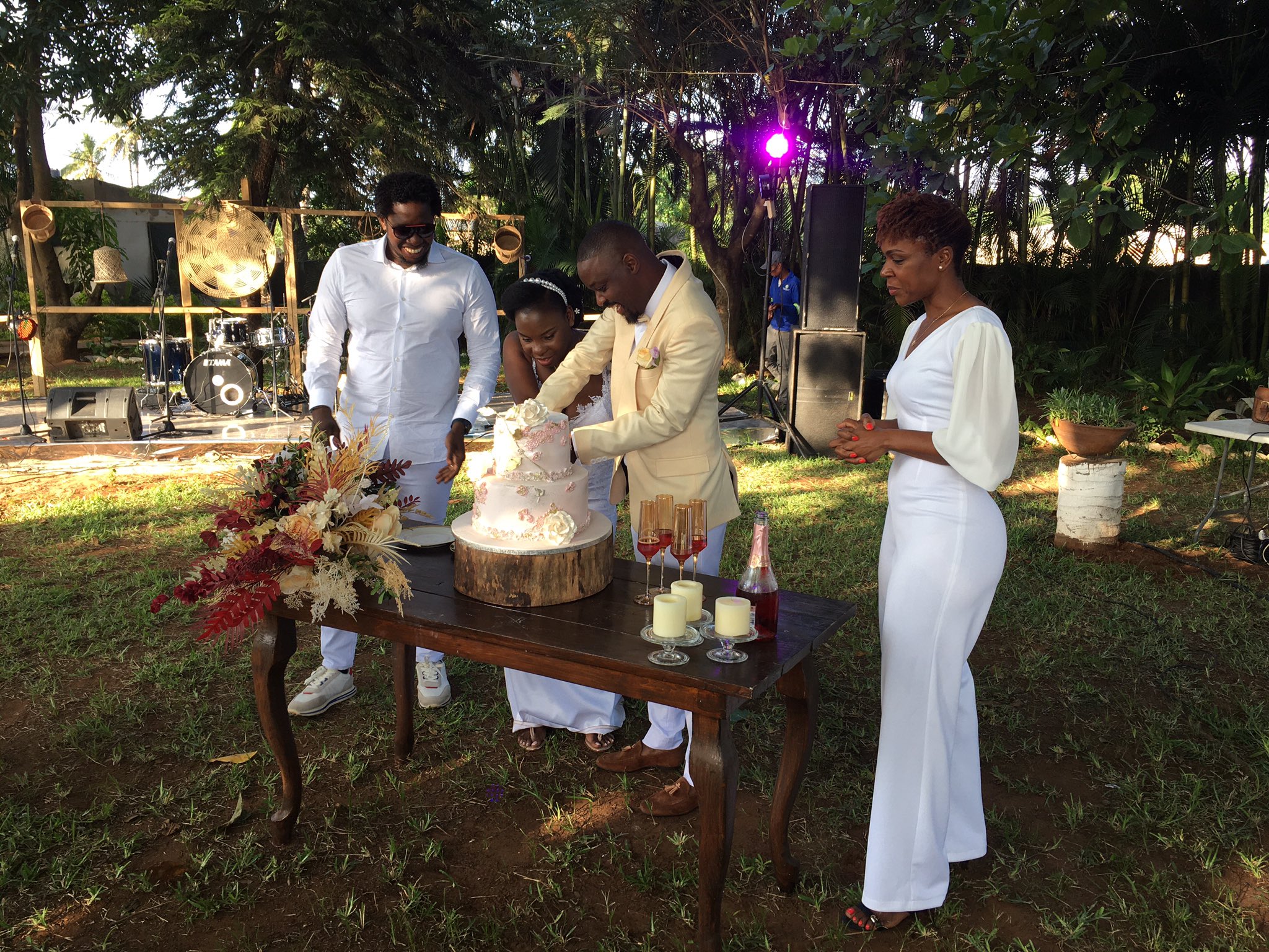 Kloro Killa já é um homem oficialmente casado com Natasha Simbine Kloro Killa já é um homem oficialmente casado com Natasha Simbine