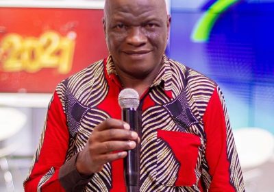 Tio Paulo contraria MC Roger e diz que ele é quem vai abrir o verão deste ano