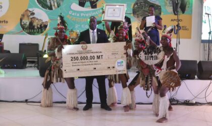 Grupo de dança Xigubo de Matutuíne homenageado com 250 mil Meticais