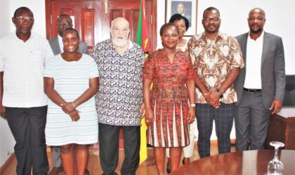 Eldevina Materula recebe em audiência a Associação de Médicos Escritores e Artistas de Moçambique (Ameam)